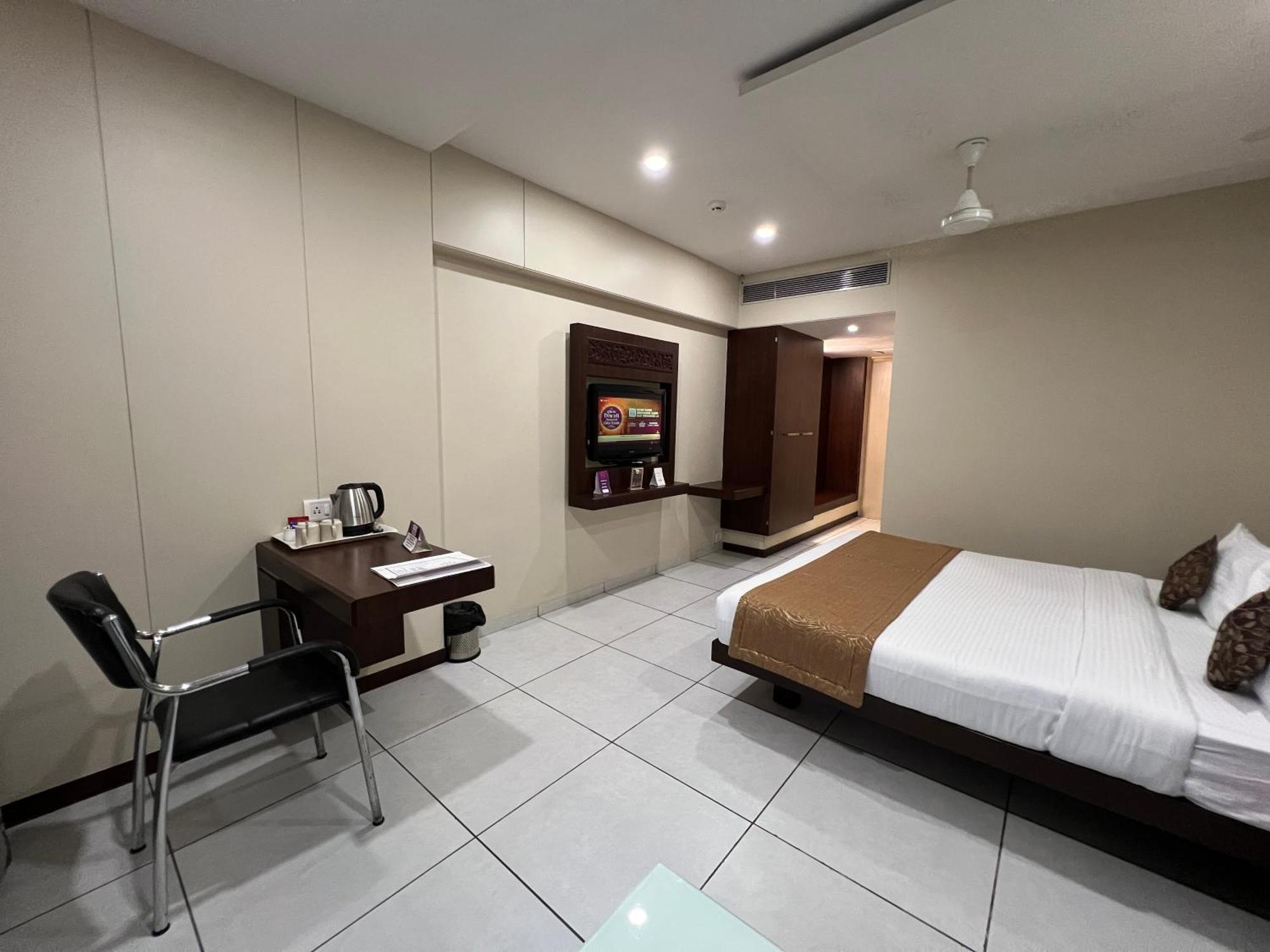 Vits シャリマール ホテル Ankleshwar エクステリア 写真