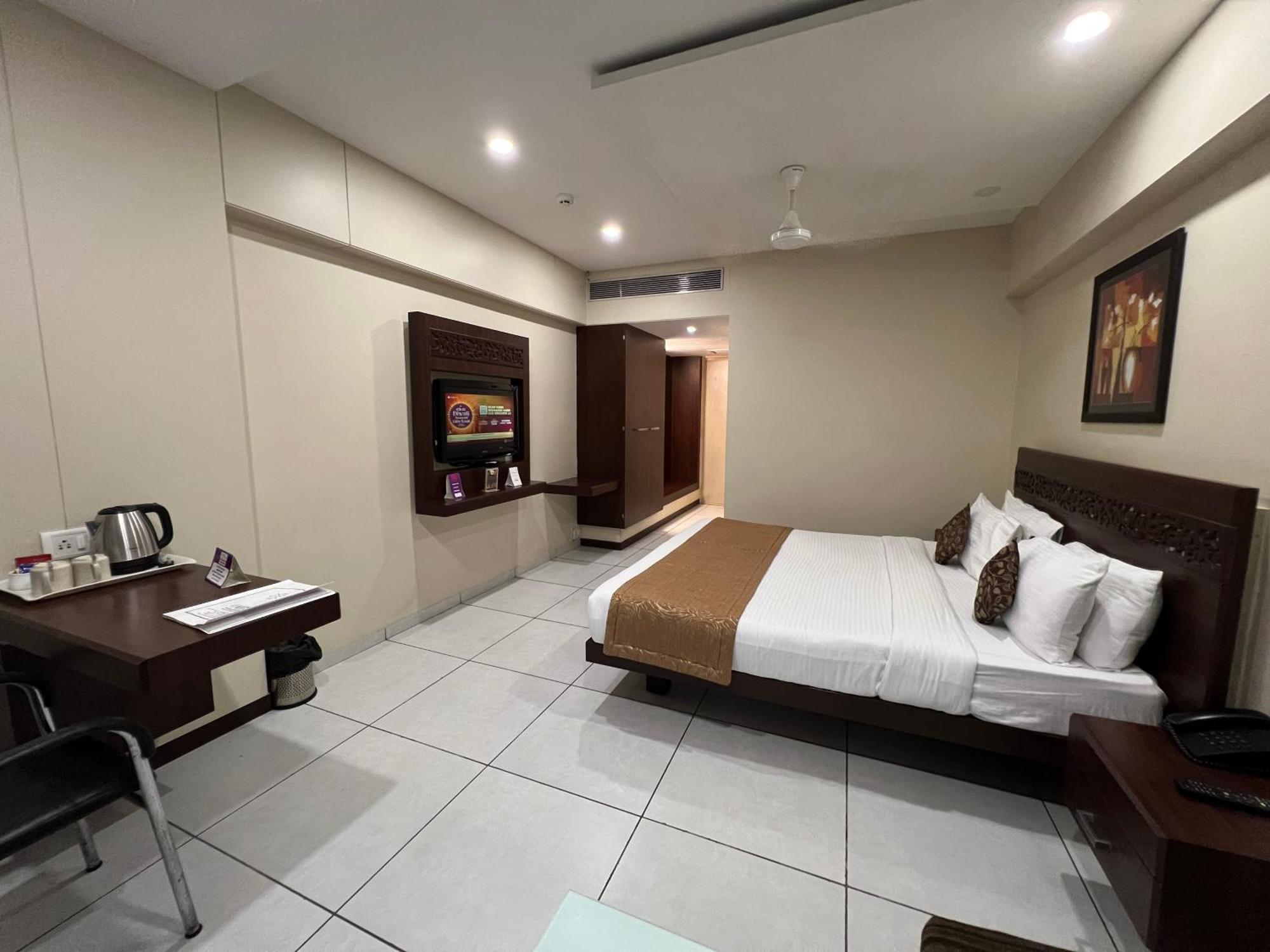 Vits シャリマール ホテル Ankleshwar エクステリア 写真