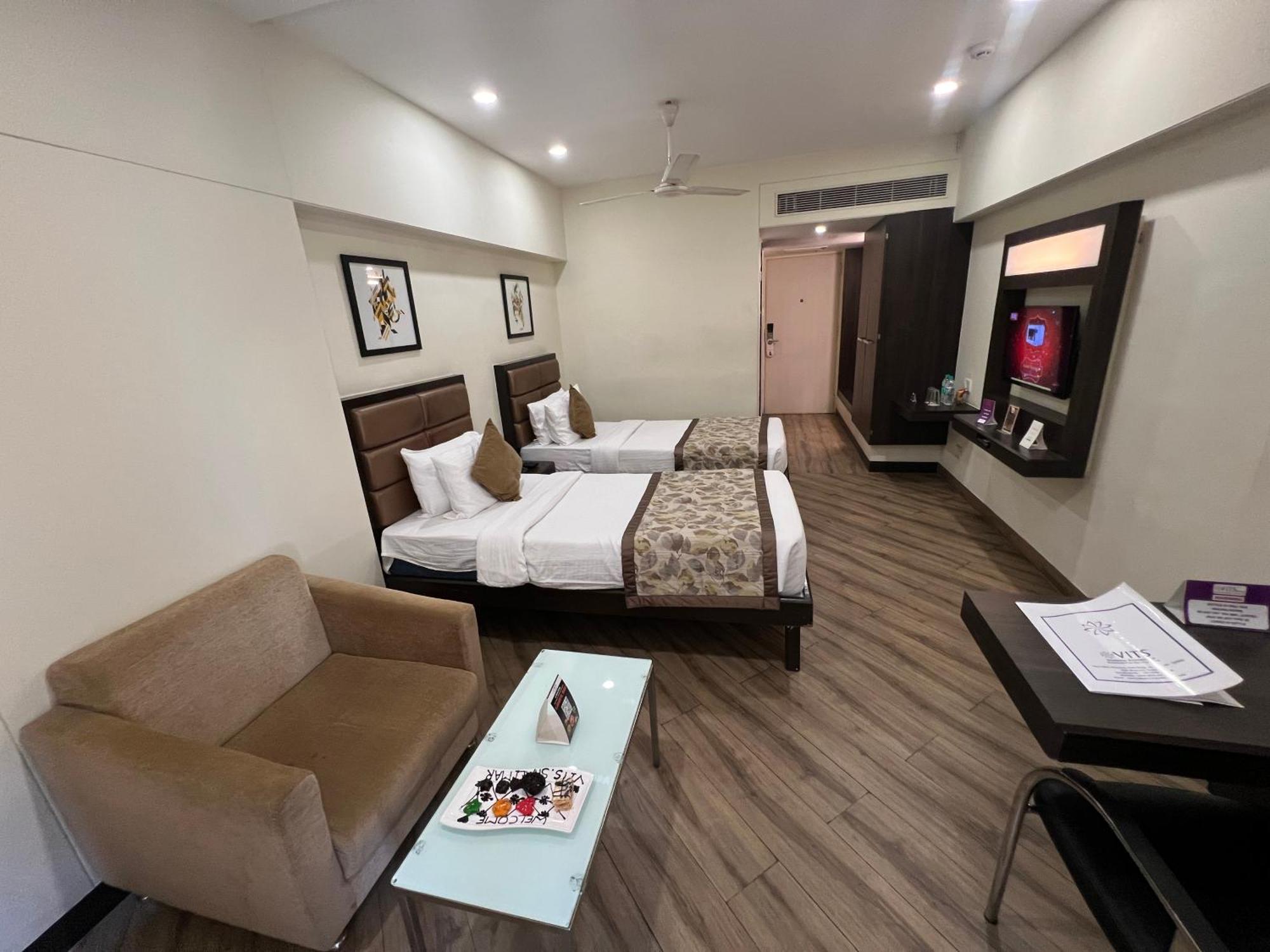 Vits シャリマール ホテル Ankleshwar エクステリア 写真