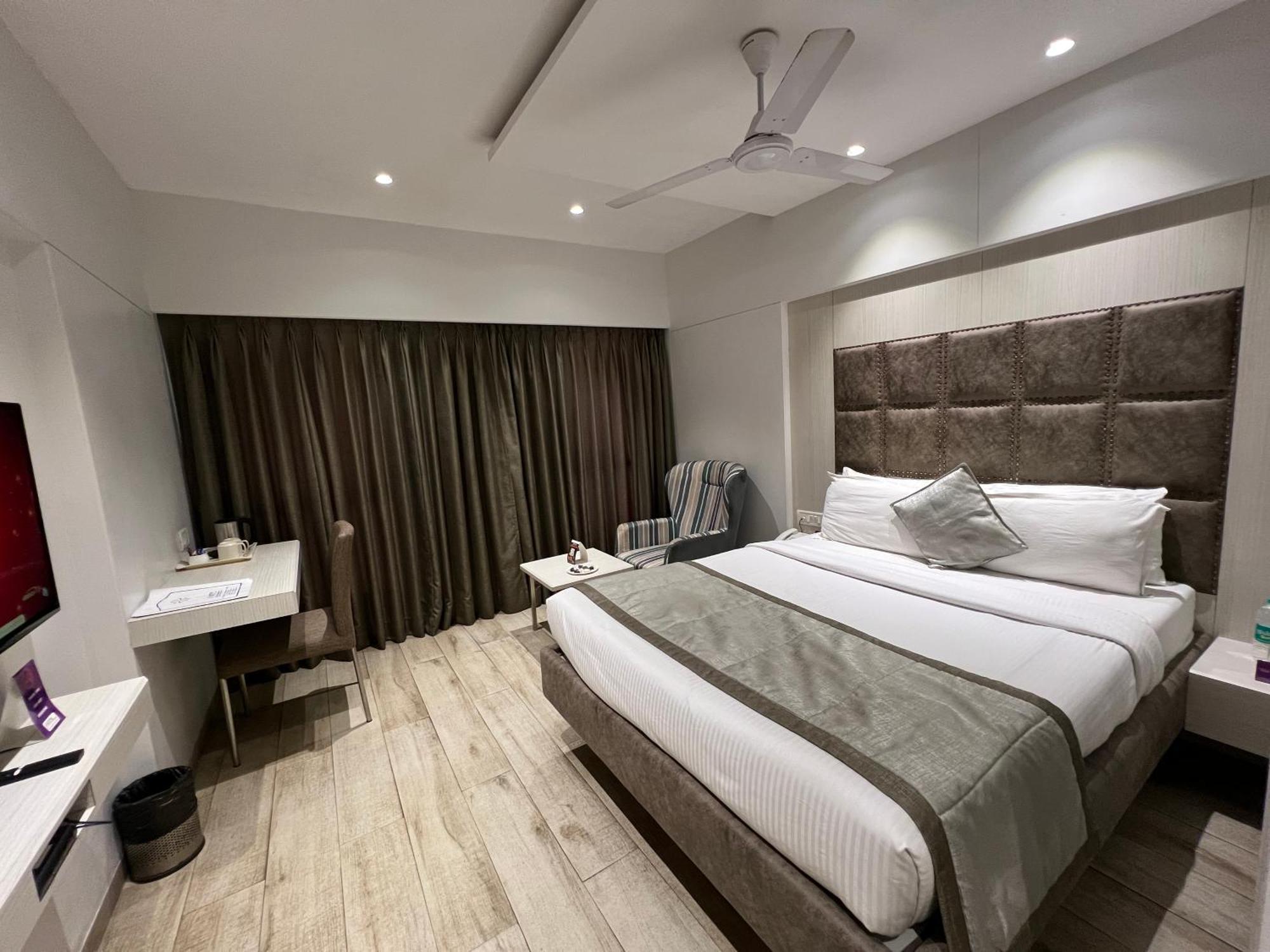 Vits シャリマール ホテル Ankleshwar エクステリア 写真