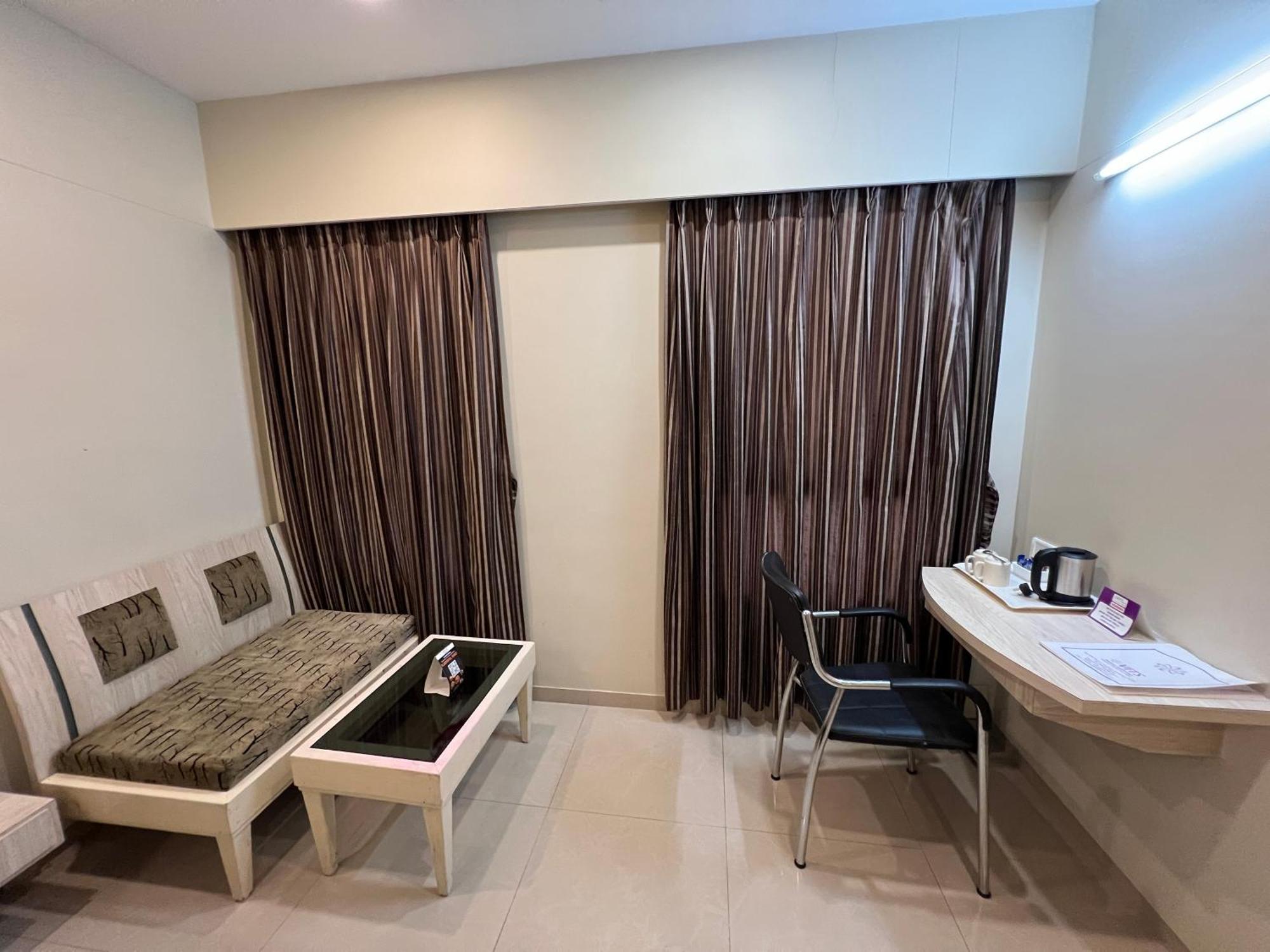 Vits シャリマール ホテル Ankleshwar エクステリア 写真