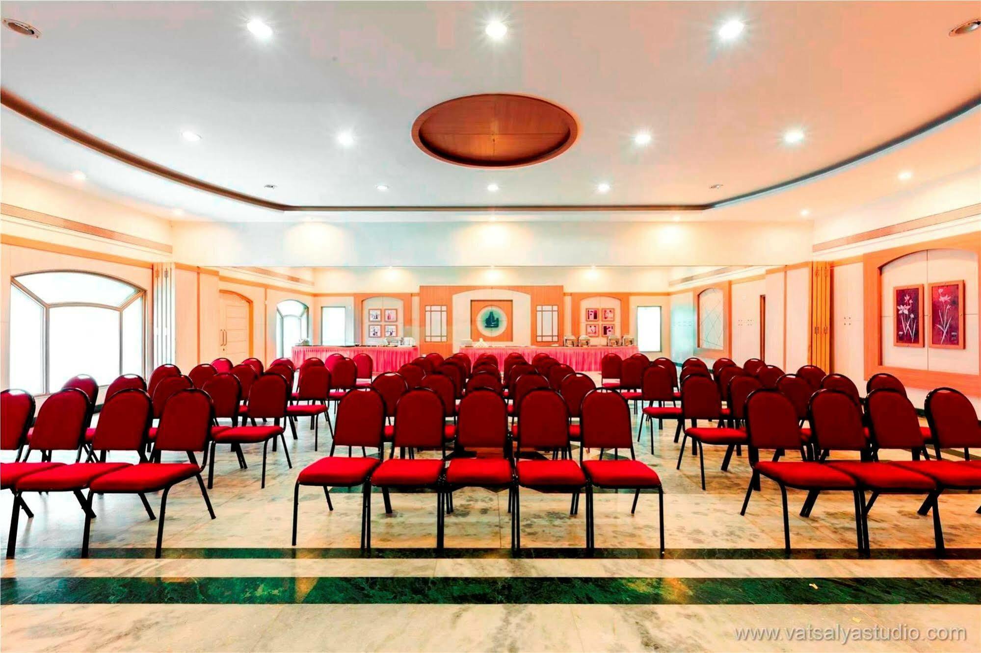 Vits シャリマール ホテル Ankleshwar エクステリア 写真