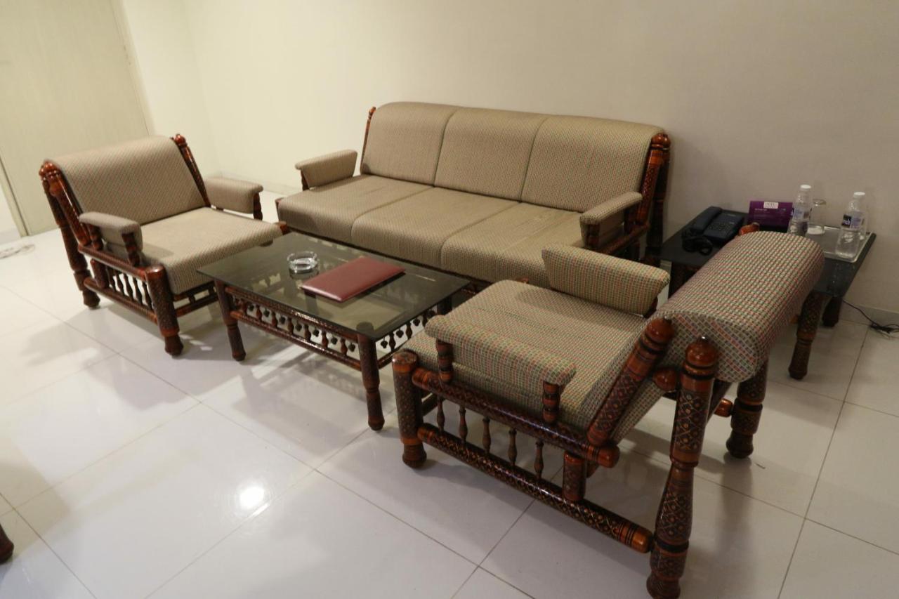 Vits シャリマール ホテル Ankleshwar エクステリア 写真