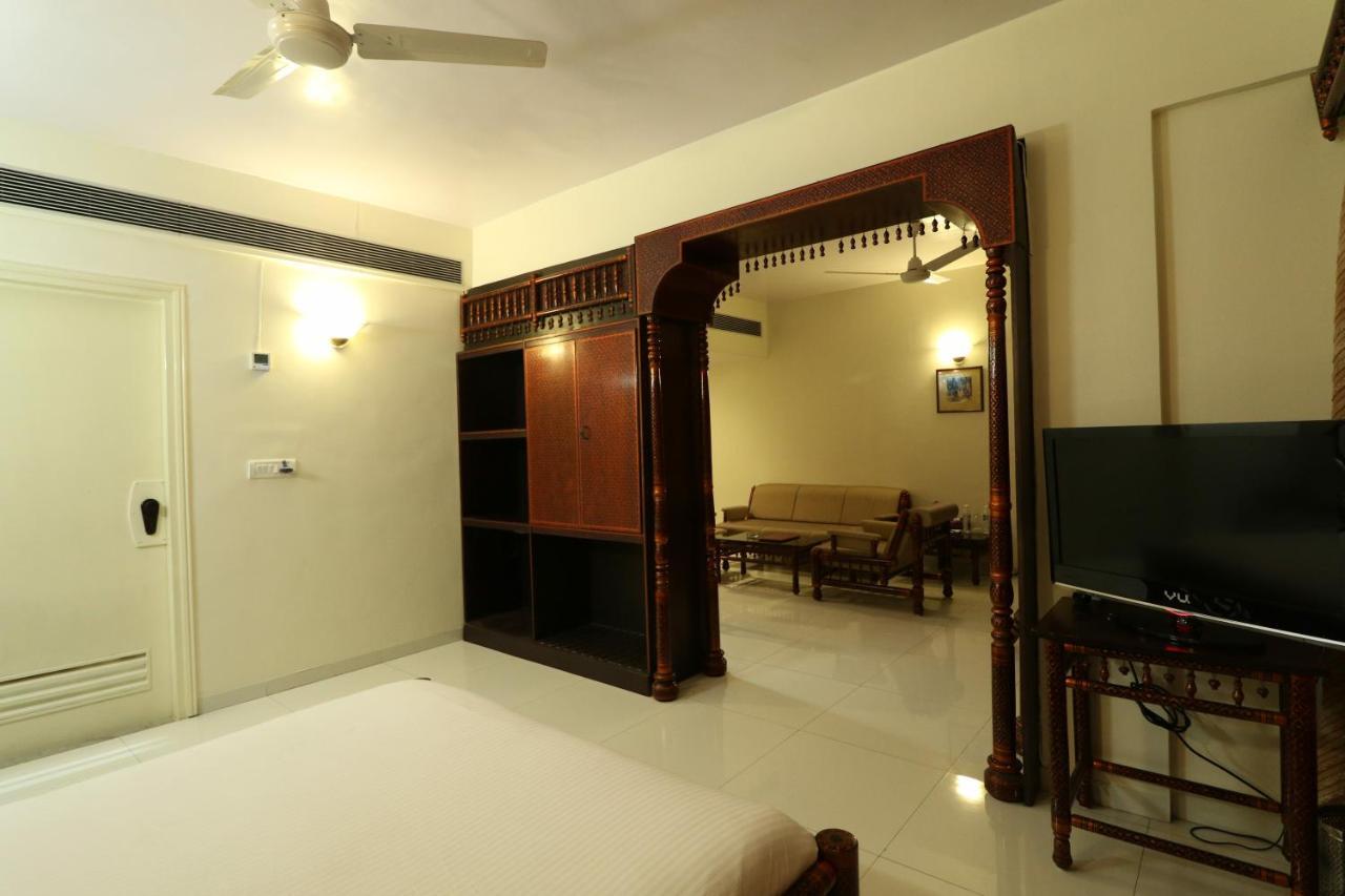 Vits シャリマール ホテル Ankleshwar エクステリア 写真